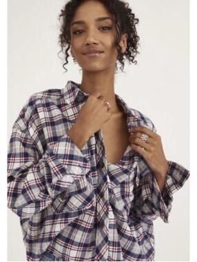 URBAN OUTFITTERS BDG Rayne Flannel Boxy Cropped ButtonUp Shirt in Gray-Medium